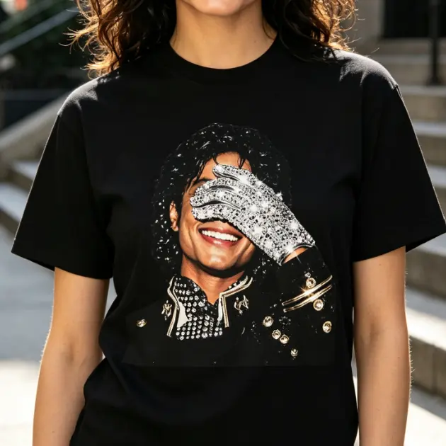 Vintage Michael Jackson Sparkly Glove Graphic Retro Pop Music King Tee Black White T-Shirt with Iconic Image and Glittering Details for Fans Classic Music Lovers Casual Streetwear Shirt For Men Women sohochic