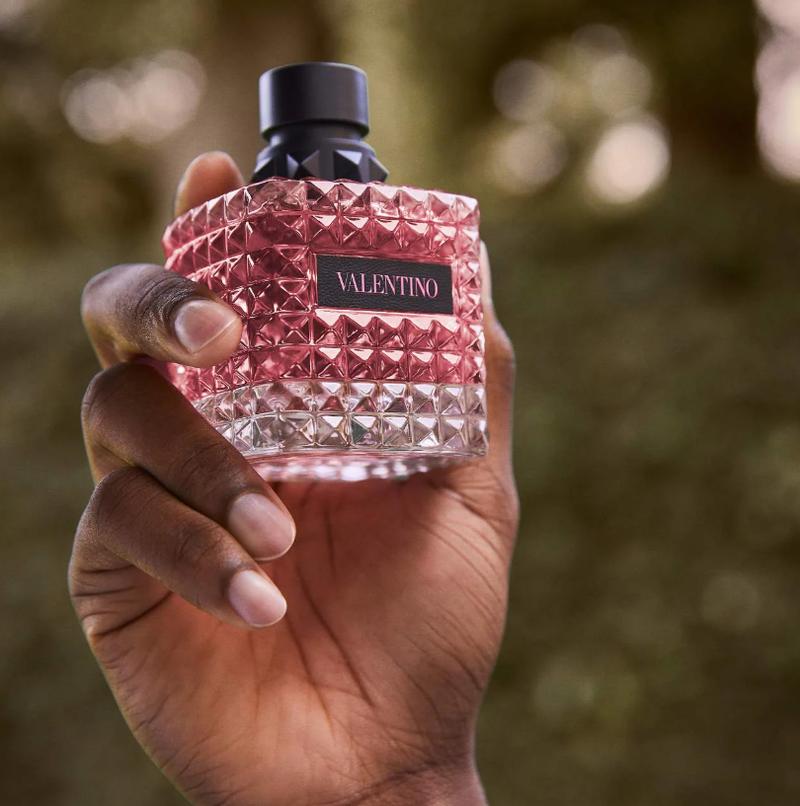 Valentino Donna Born In Roma Eau de Parfum for Women 3.4 Oz | Luxurious Fragrance for Women with Notes of Bergamot, Iris, Leather and Vanilla