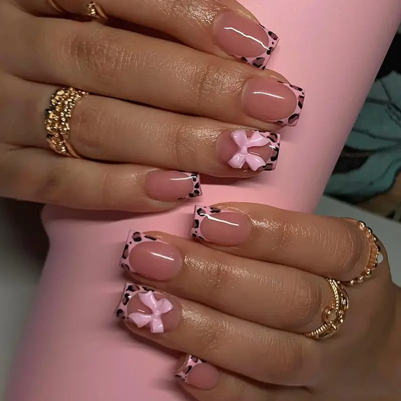 Leopard Print Fake Nails Kit, 24pcs Bow Decor Short Square False Nails for Women & Girls DIY Nail Art, Effortless Press on Nails Manicure Set, Christmas, Christmas Gift