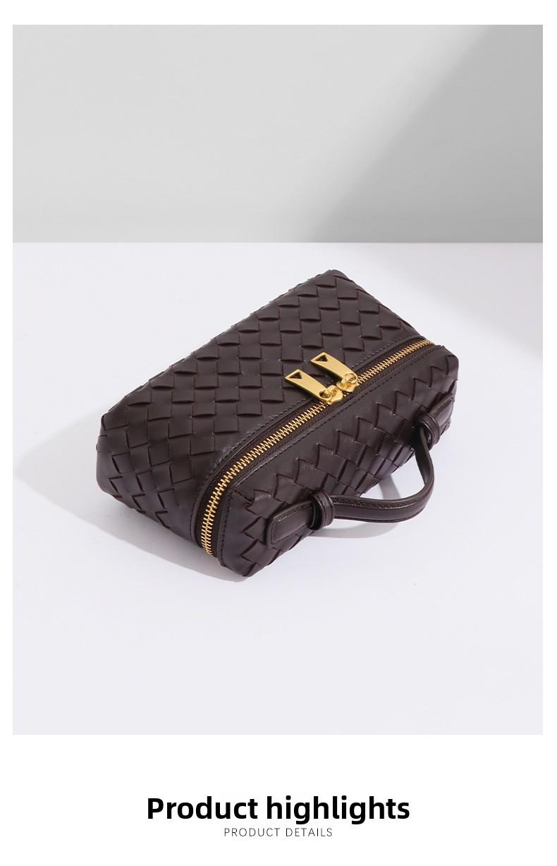 2025 New Handmade Woven Crossbody Lunch Box Bag Fashionable Versatile Two-Way Zipper Closure Handheld Women’s New Single Shoulder Small Square Bag