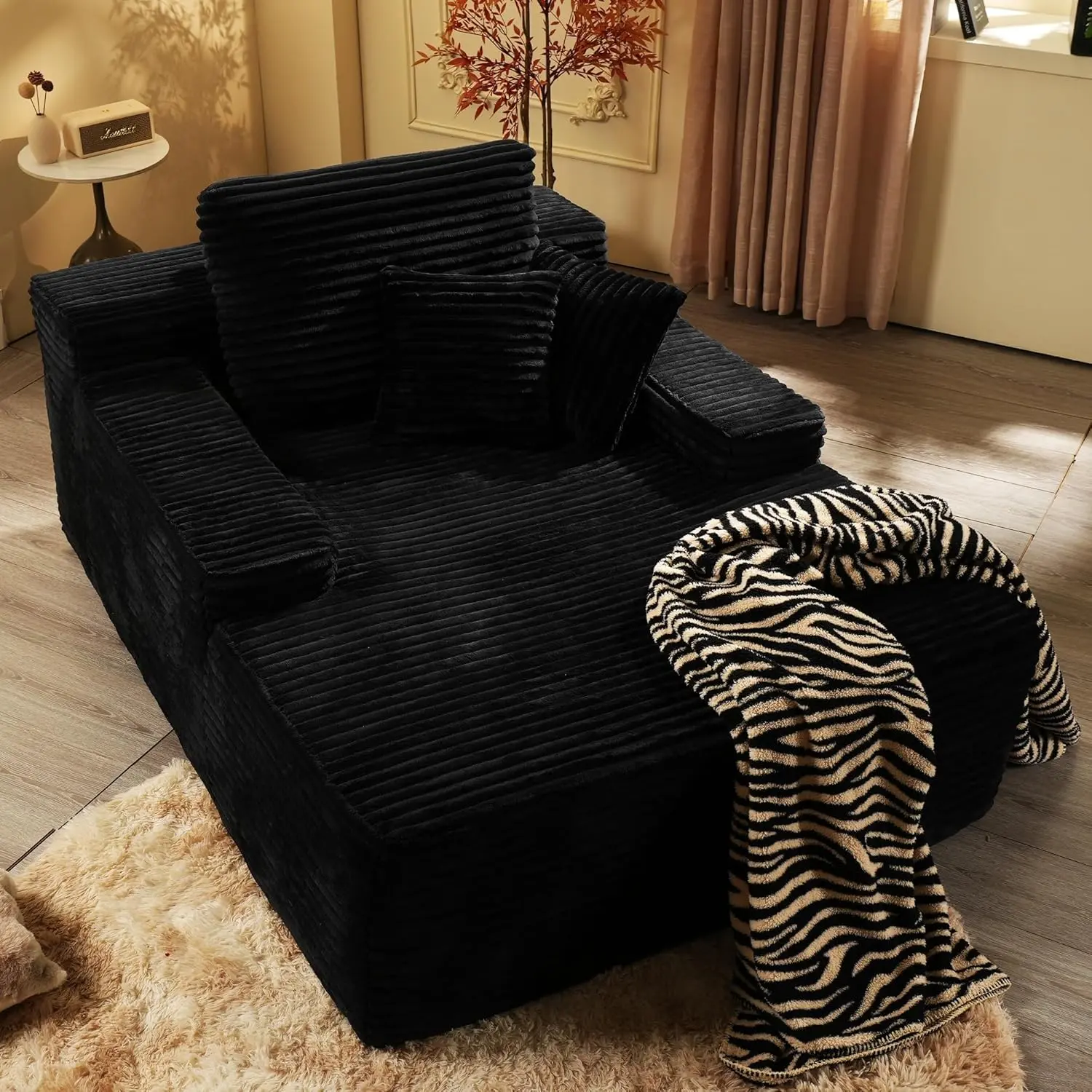 Black + 3 pillows