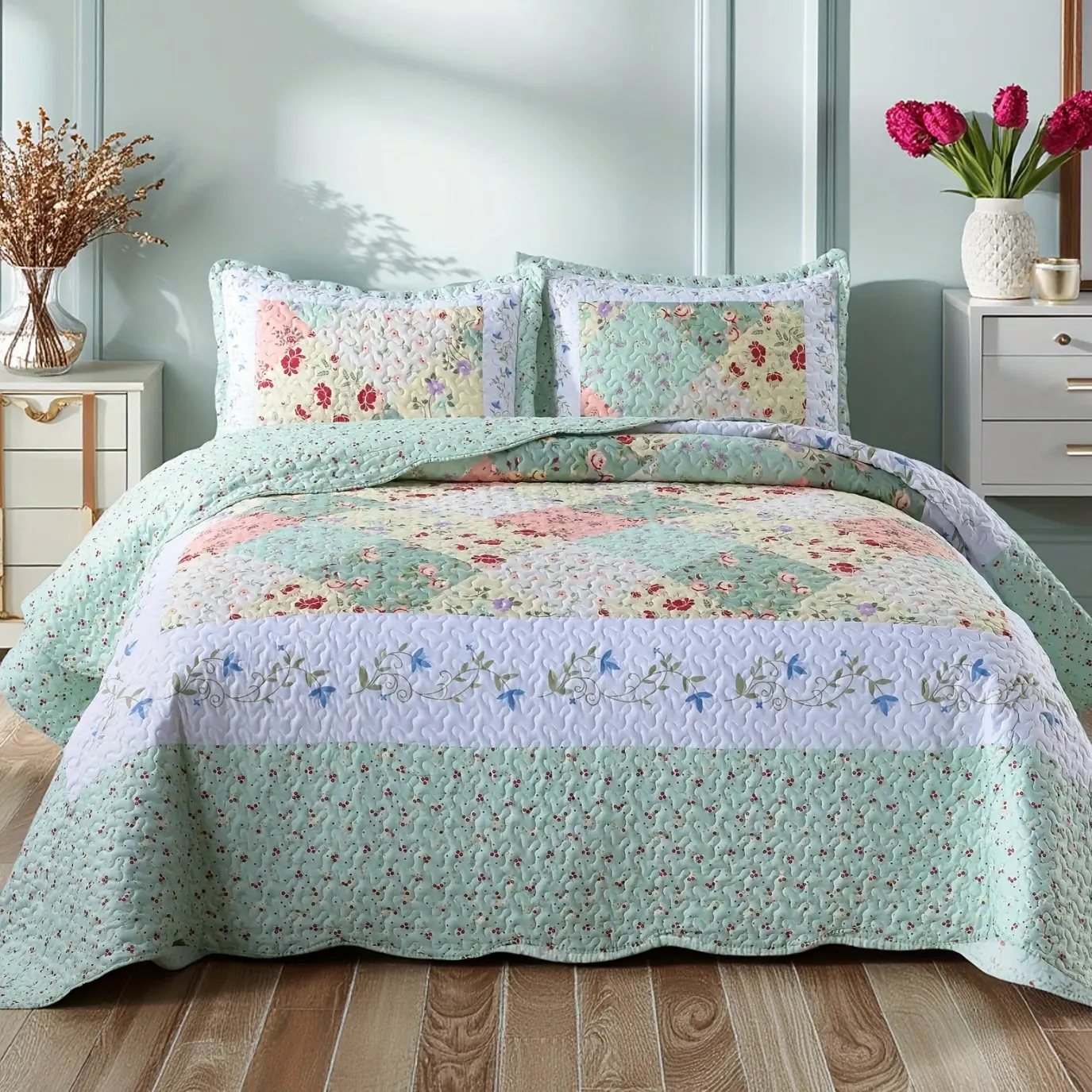 3-Piece Floral Patchwork Quilt Set, Lightweight Polyester Embroidered Bedspread, Breathable Soft Flower Bedding for Queen-King Size Beds, Flat Weave All-Season Coverlet, Floral Bedding Set, Breathable Bedding Set