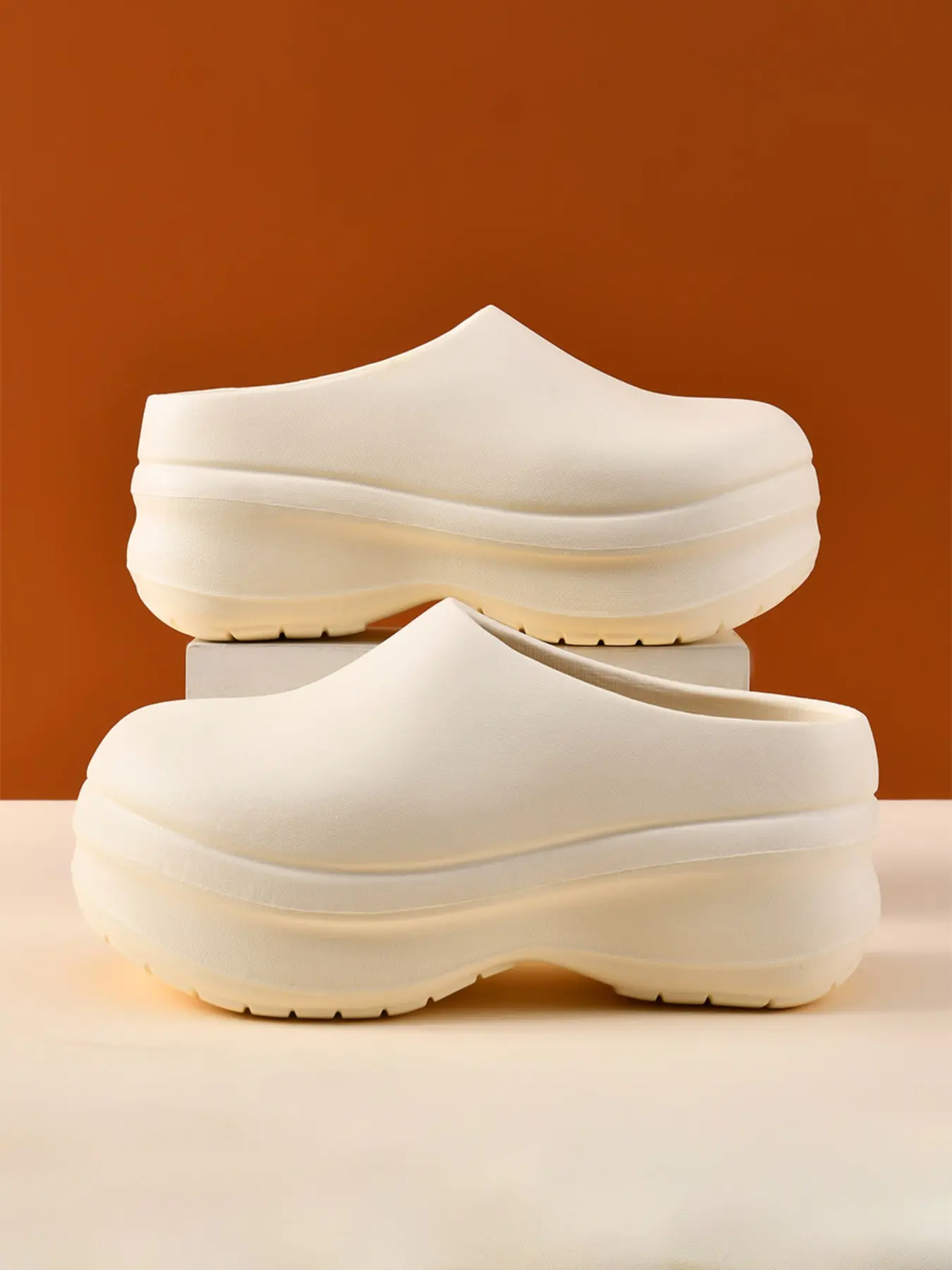 Women's EVA Platform Clogs, Non-Slip Slip Resistant Waterproof Closed-Toe Chef Shoes, Comfortable Kitchen Work Shoes, Memory Foam Cushioning, Ideal for Standing All Day