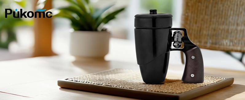 Pukomc Coffee Mug with Rotatable Wooden Handle 16 Ounces Ceramic Leak-Proof Scalding-Proof Reusable Drinkware Ergonomic Revolver Handle Design Heat Resistant Classic Style Mug Tumbler Washable Reuse American Flag Design