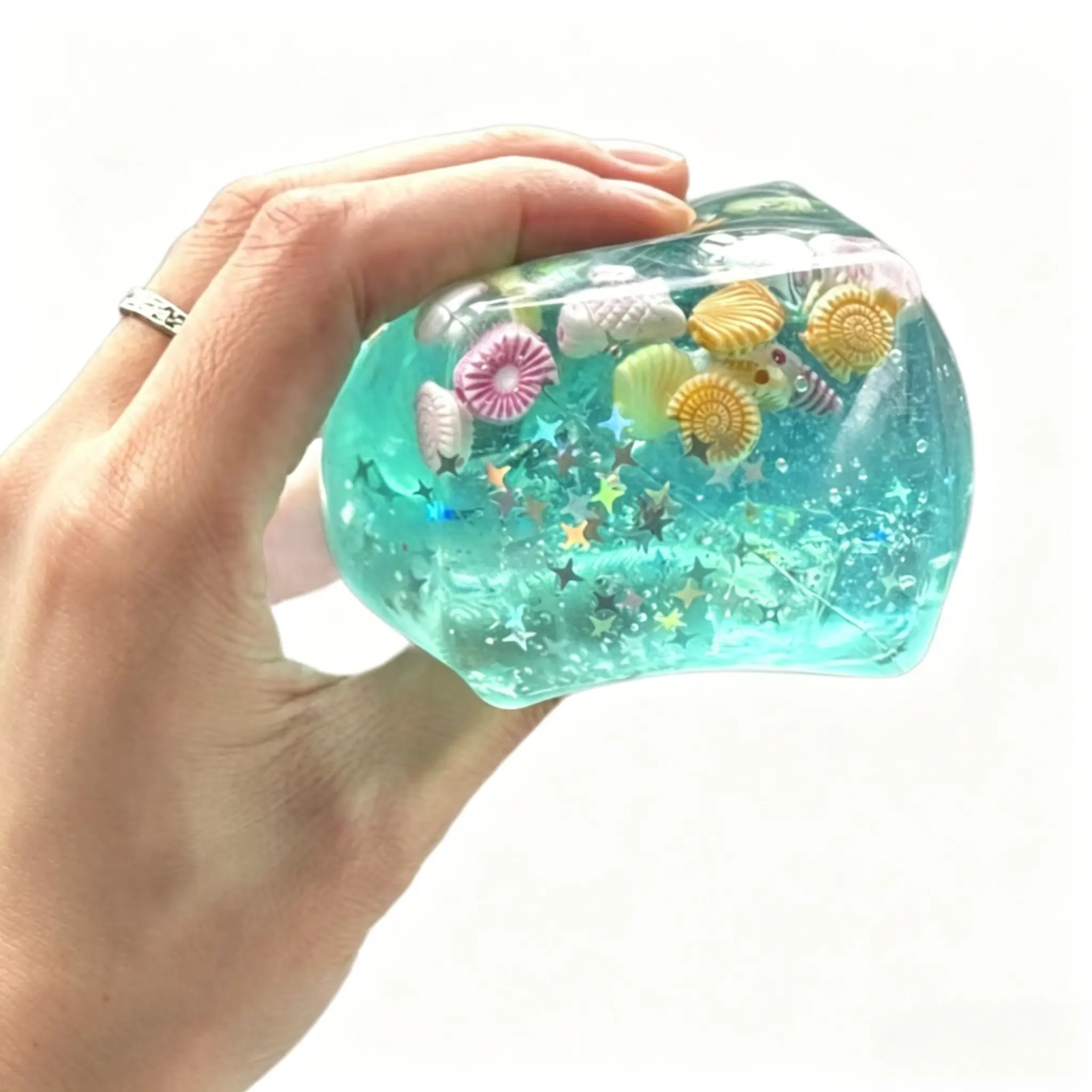 Portable 3D Cartoon Cube Squishy Toy, Soft Elastic Decompression Squeeze Toy, Effective Stress & Anxiety Calming Fidget Toy, Lovely Holiday Gift for Boys Girls on Valentine’s Day & Easter