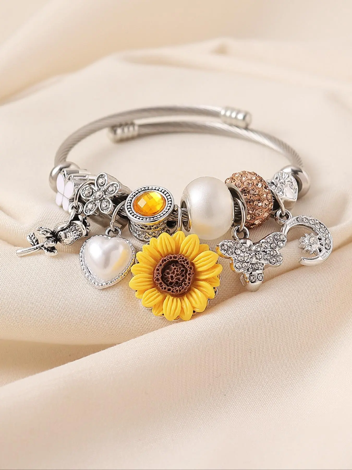 Boho Style Sunflower & Heart & Rose & Bee Charm Decor Stainless Steel Bracelet, Fashion Jewelry, Aesthetic Jewelry for Party, Daily Clothing Decor, Exquisite Jewelry for Birthday Gift, Bracelet with charms, Summer Dainty Jewelry