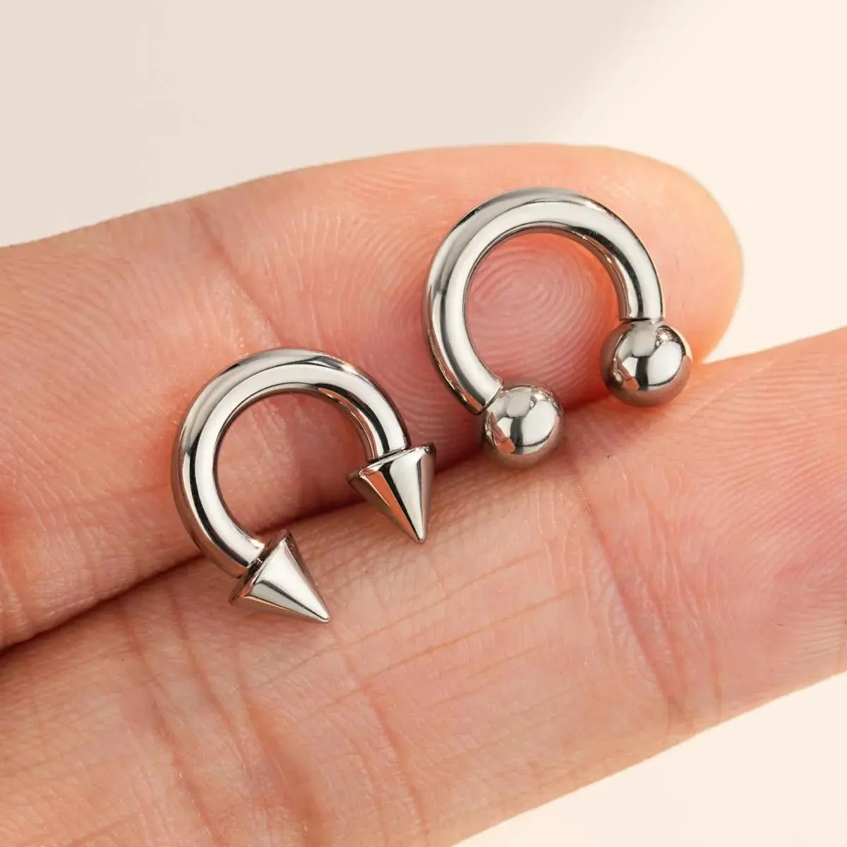 OUFER 10G Titanium Horseshoe Septum Ring, Unisex Bold Look Lightweight Stretch-Safe Ti Barbell, Internally Threaded Hypoallergenic Gentle on Skin Lead-Nickel-Free Body Jewelry for Daith-Rook Piercings, Ball End