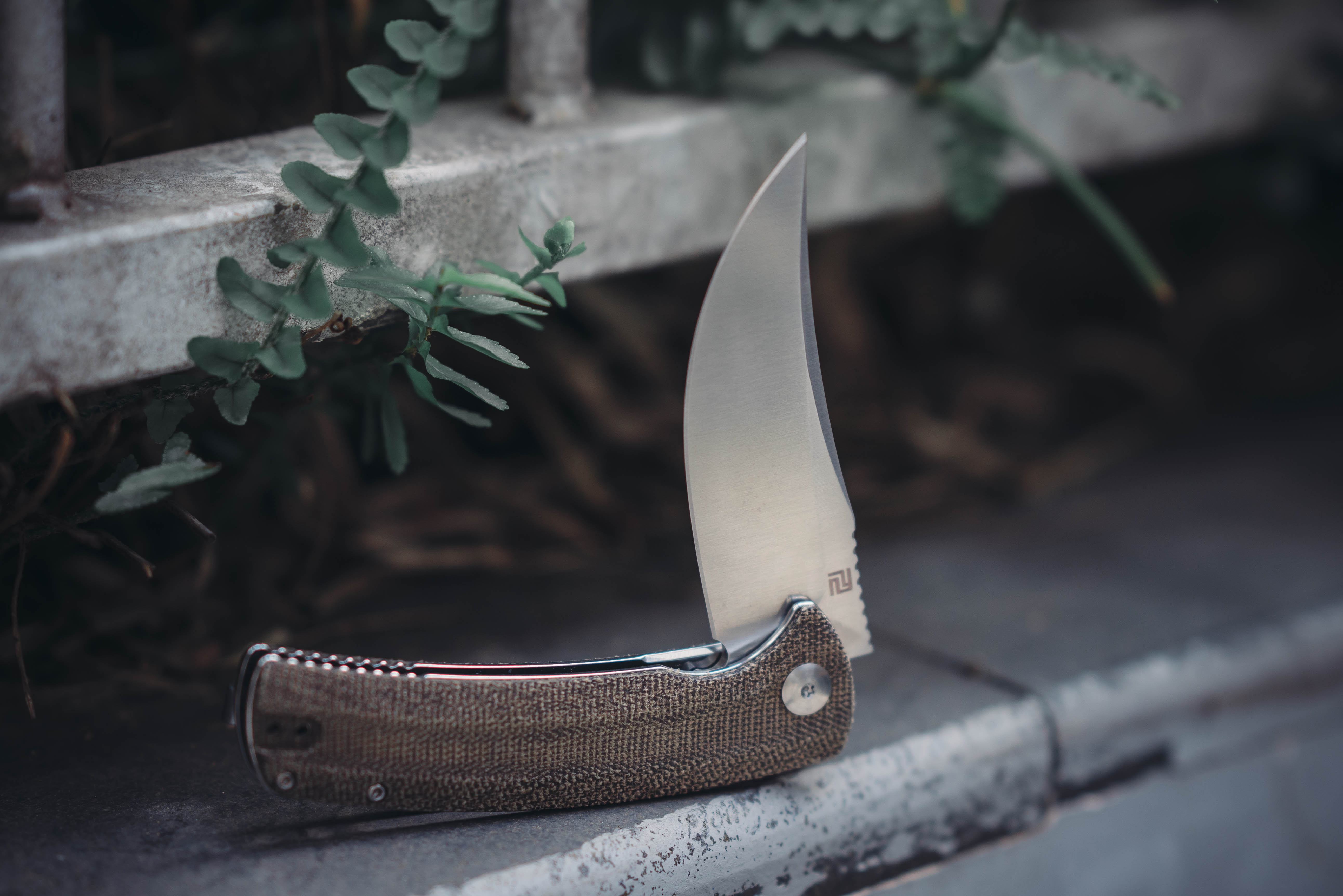 ARTISAN CUTLERY Folding Knife Arroyo (ATZ-1845) AR-RPM9 Steel Blade and Micarta Tactical Handle, Folding HuntingKnife for Everyday Carry and Survival Tools Survival Gear