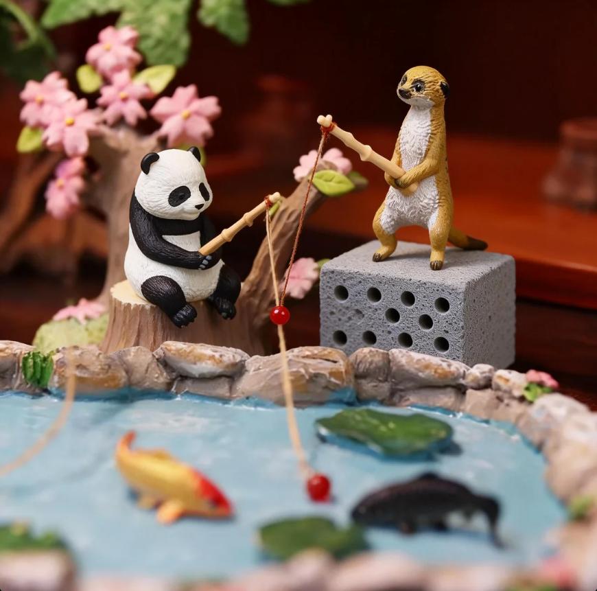 MUNBYN 2026 Mini Animal Desk Figurines Set of 5 Resin Multi-Pose Ornaments, Cute Cartoon-Style Panda, Titmouse, Salamander, Meerkat & Black Bear Desk Companions for Home Offices, Cubicles, Playful & Charming Desktop Decorations