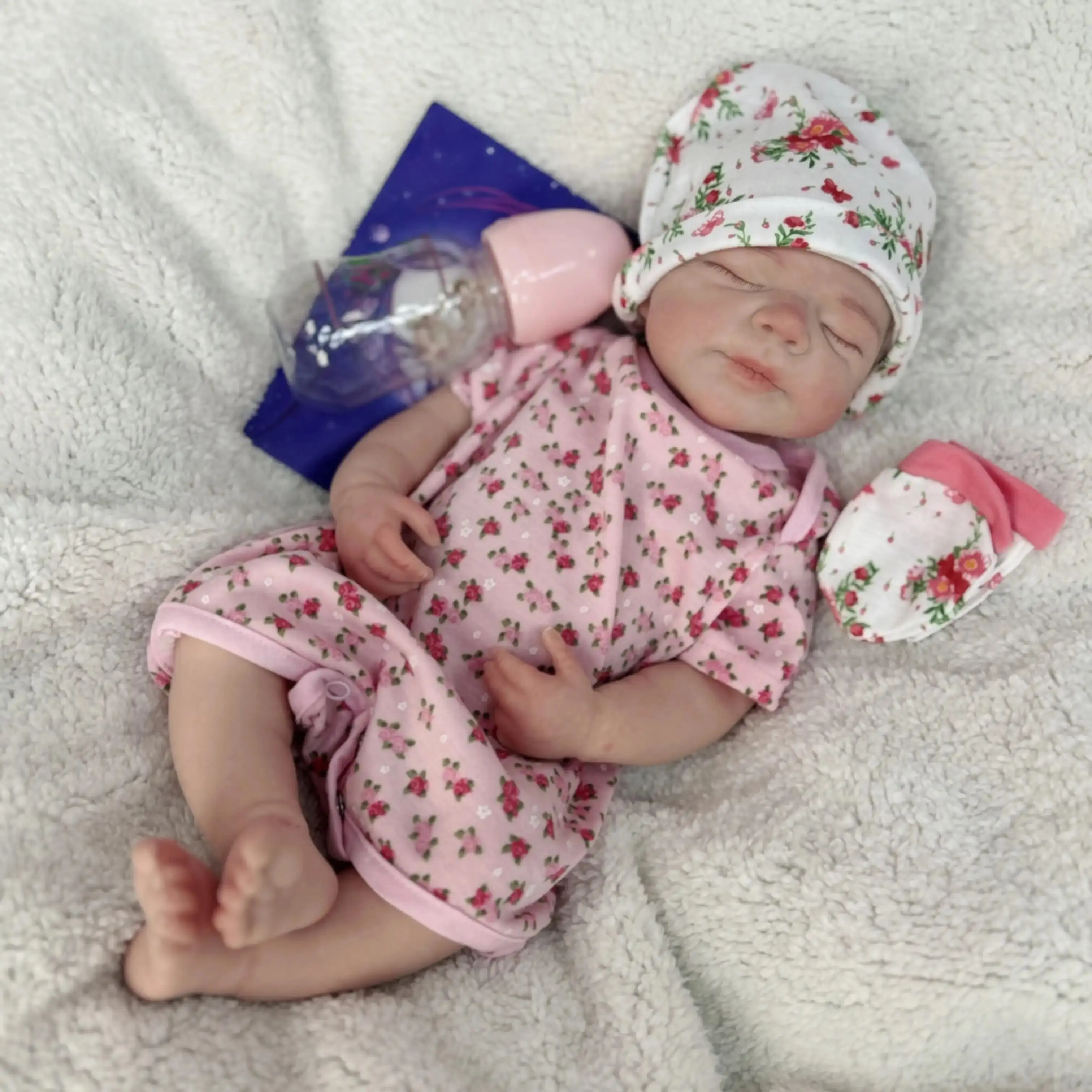 18-in (45cm) Full Silicone Reborn Baby Doll - Soft Touch, Cute Face, Realistic Artist Hand-Drawn Details, Realistic Newborn Baby, Thoughtful Gift for Collectibles, Birthdays