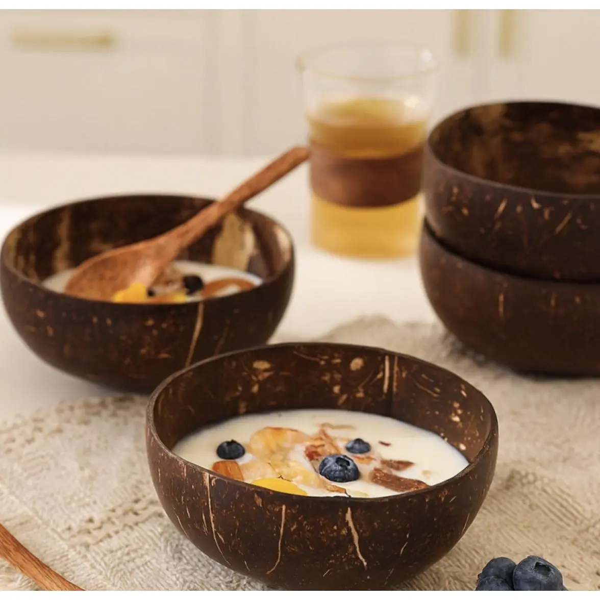 summerwins Handcrafted Eco Coconut Shell Bowls Set with Wooden Spoon Set - Eco-Friendly, Reusable Kitchenware Tableware for Smoothies, Breakfast - Handmade Uniqueness