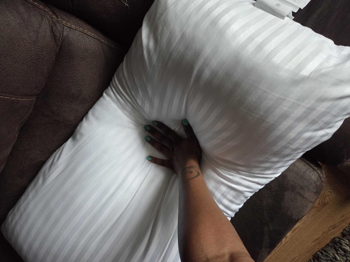 Item: Pack of 4 - King, White