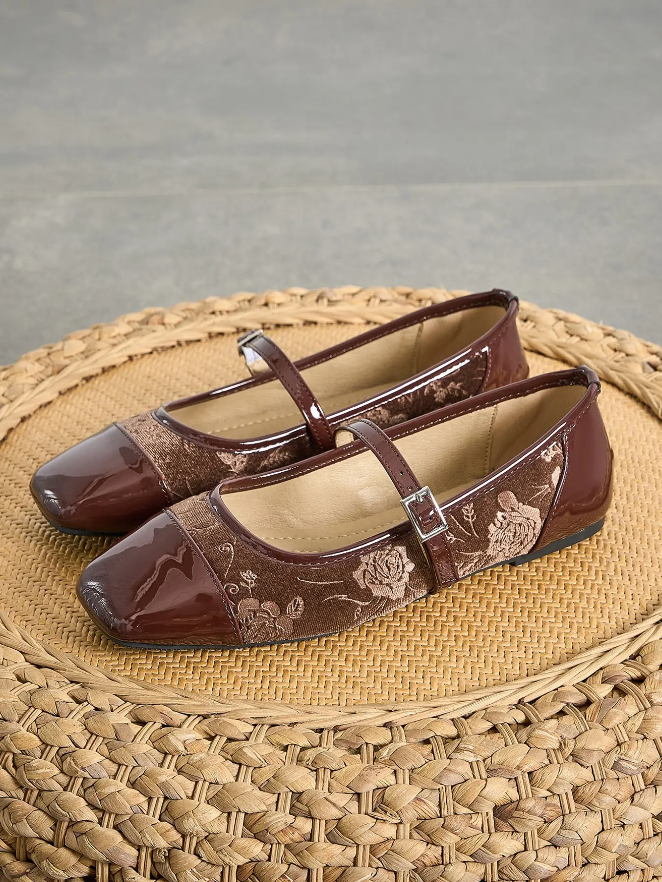 Women's Square Toe Mary Jane Flats with Floral Embroidered Mesh, Vintage-Style Comfortable Spring & Fall Footwear