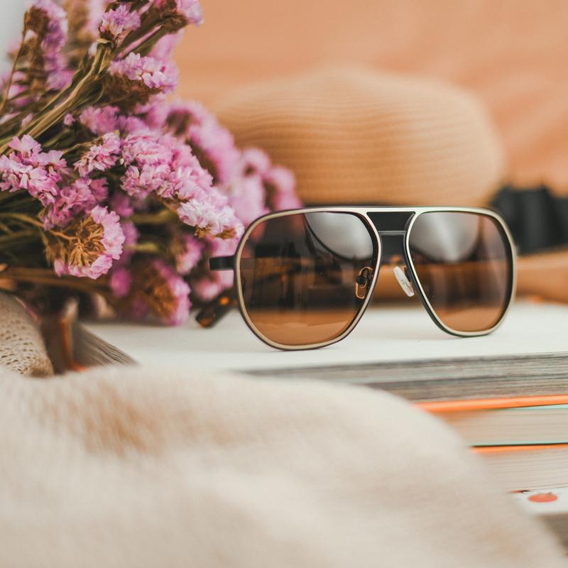 SUNGAIT Retro Polygon Aviator Sunglasses for Men Women Polarized Trendy Square Sun Glasses Stylish Pilot Shades UV400 Protection for Beach Travel School