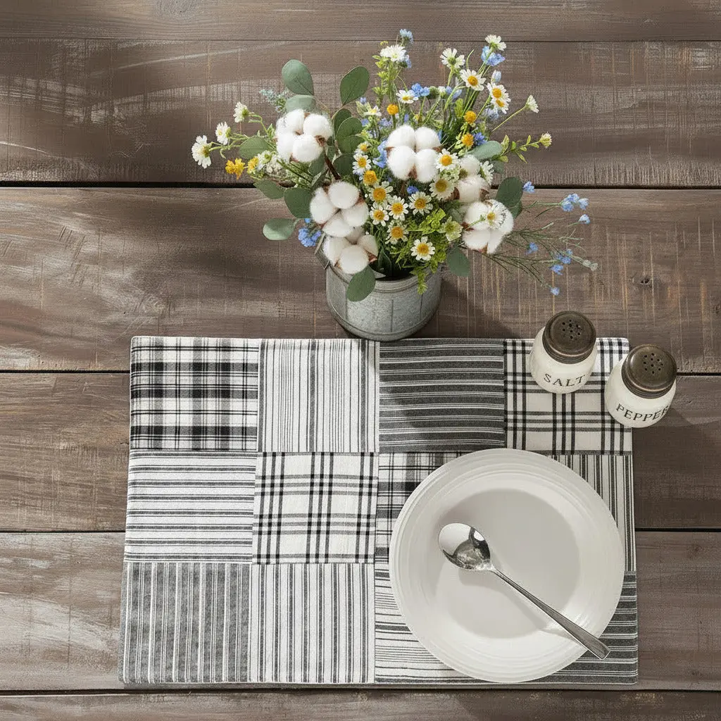 Classic Oval Black Quilted Placemat Set - 2-Piece Tableware for Indoor Aesthetic Dining