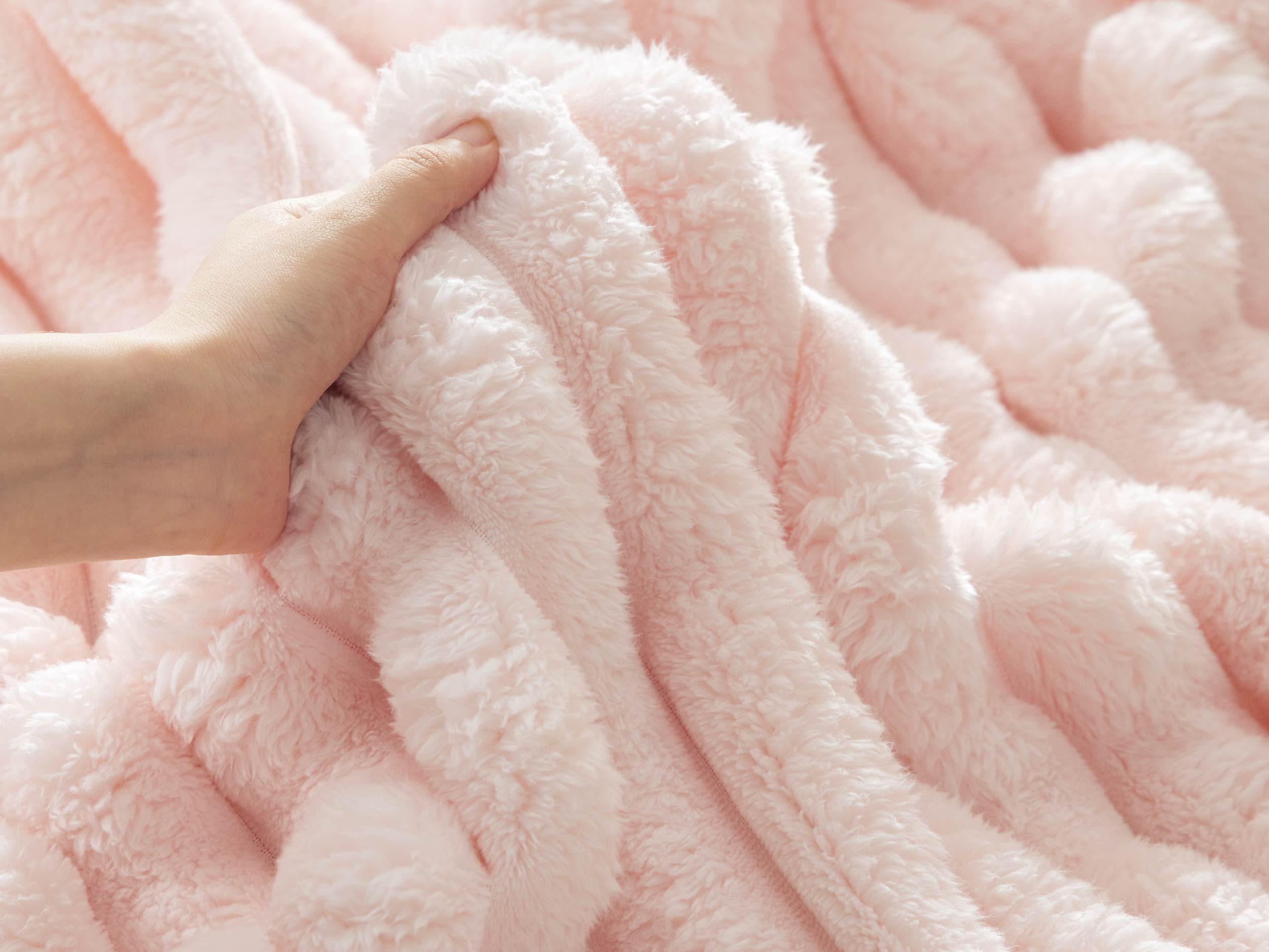 Bedsure  Blanket for Bed - Super Soft Cozy Blankets for Women, Cute Large Fleece Throws for Girls,Wider Striped Design