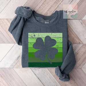 Retro Shamrock Sweatshirt, Cute St Patricks Day Sweatshirt, St Paddys Day Sweater, Irish Sweatshirt, Shamrock Crewneck, Clover Sweatshirt - EVA RAMOS