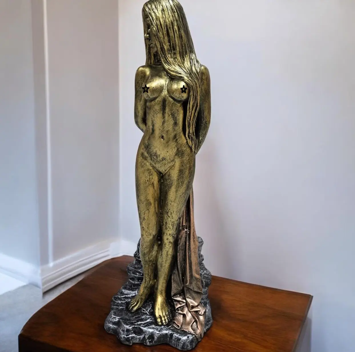 Elegant 32″ Lady Statue – Handcrafted Classic Concrete Sculpture for Indoor & Outdoor Decor