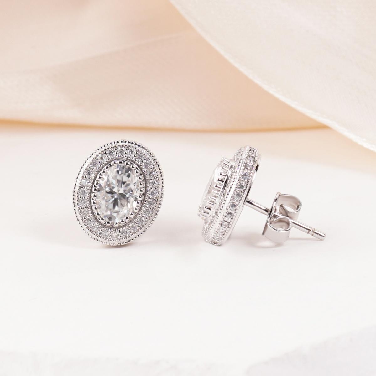 Vintage Oval Halo Stud Earrings D Color VVS Synthetic Moissanite Silver-plated Earrings Elegant Valentine’s Day Birthday Mother’s Day Bridal Wedding Jewelry Gift for Women Vintage Oval Halo Stud Earrings D Color VVS Synthetic Moissanite Silver-plated Earrings Elegant Valentine’s Day Birthday Mother’s Day Bridal Wedding Jewelry Gift for Women