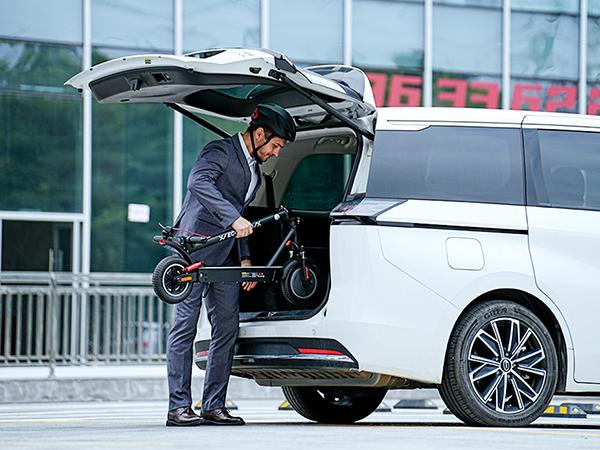 【New Year Sale】 Electric Scooter, 21MPH Max Speed, 500W Powerful Motor, 25-30 Miles Long Range,  36V13Ah Battery Portable Folding Commuting E-Scooter with App Control Dual Braking System App Control Scooteres