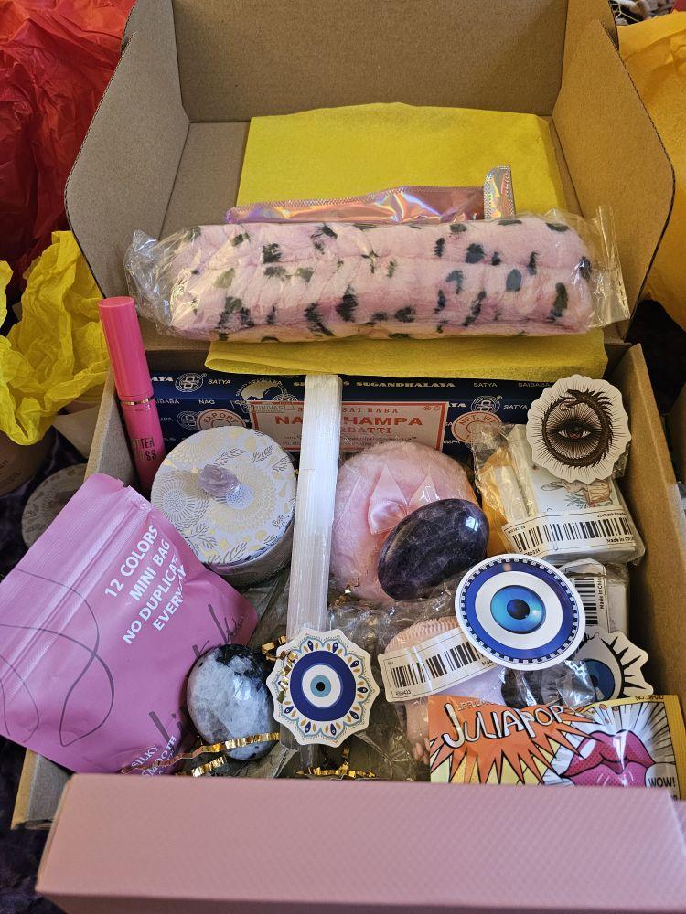Aura Box All-in-one Set .MYSTERY BOX-crystals, candles, cards, sage, palosanto, incense, pink puff, head band Auspicious Auspicious Auspicious Birthday. gift box Aura Box All-in-one Set .MYSTERY BOX-crystals, candles, cards, sage, palosanto, incense, pink puff, head band Auspicious Auspicious Auspicious Birthday. gift box