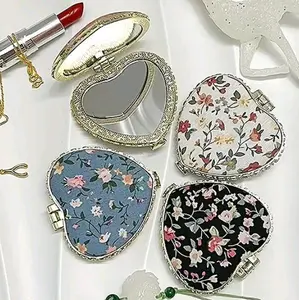 Vintage Heart Compact Mirror with Floral Patterns and Rhinestone Trim for Elegant Makeup Application
