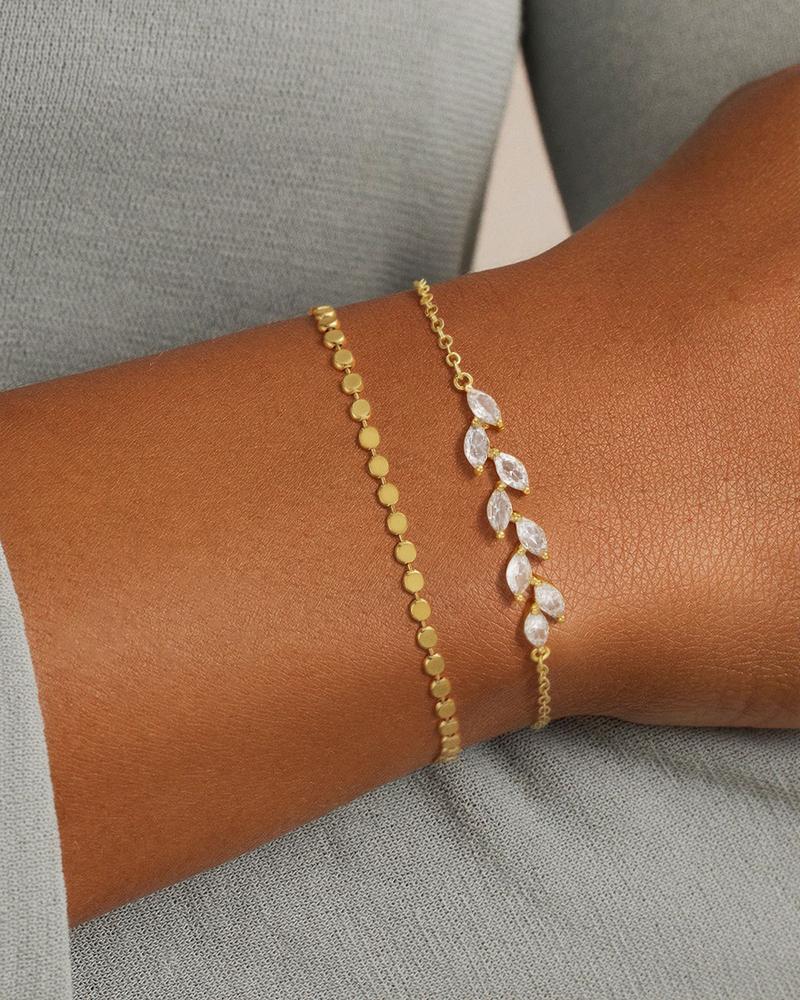 CAROVO 14K Gold-Plated Cuban Chain Bracelet Set with Leaf Shaped Crystal Beads Layered Stackable Waterproof Gold Jewelry Gift for Women CAROVO 14K Gold-Plated Cuban Chain Bracelet Set with Leaf Shaped Crystal Beads Layered Stackable Waterproof Gold Jewelry Gift for Women