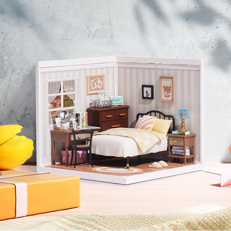 Rolife Sweet Dream Bedroom DIY Plastic Miniature House DW009