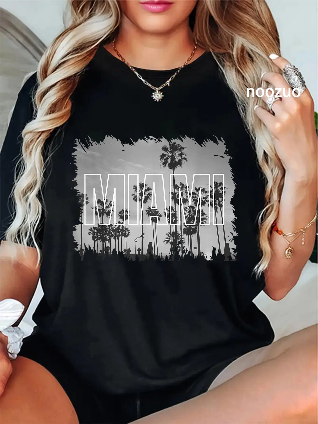 100% Cotton Vintage Miami Black And White Picture T-Shirt