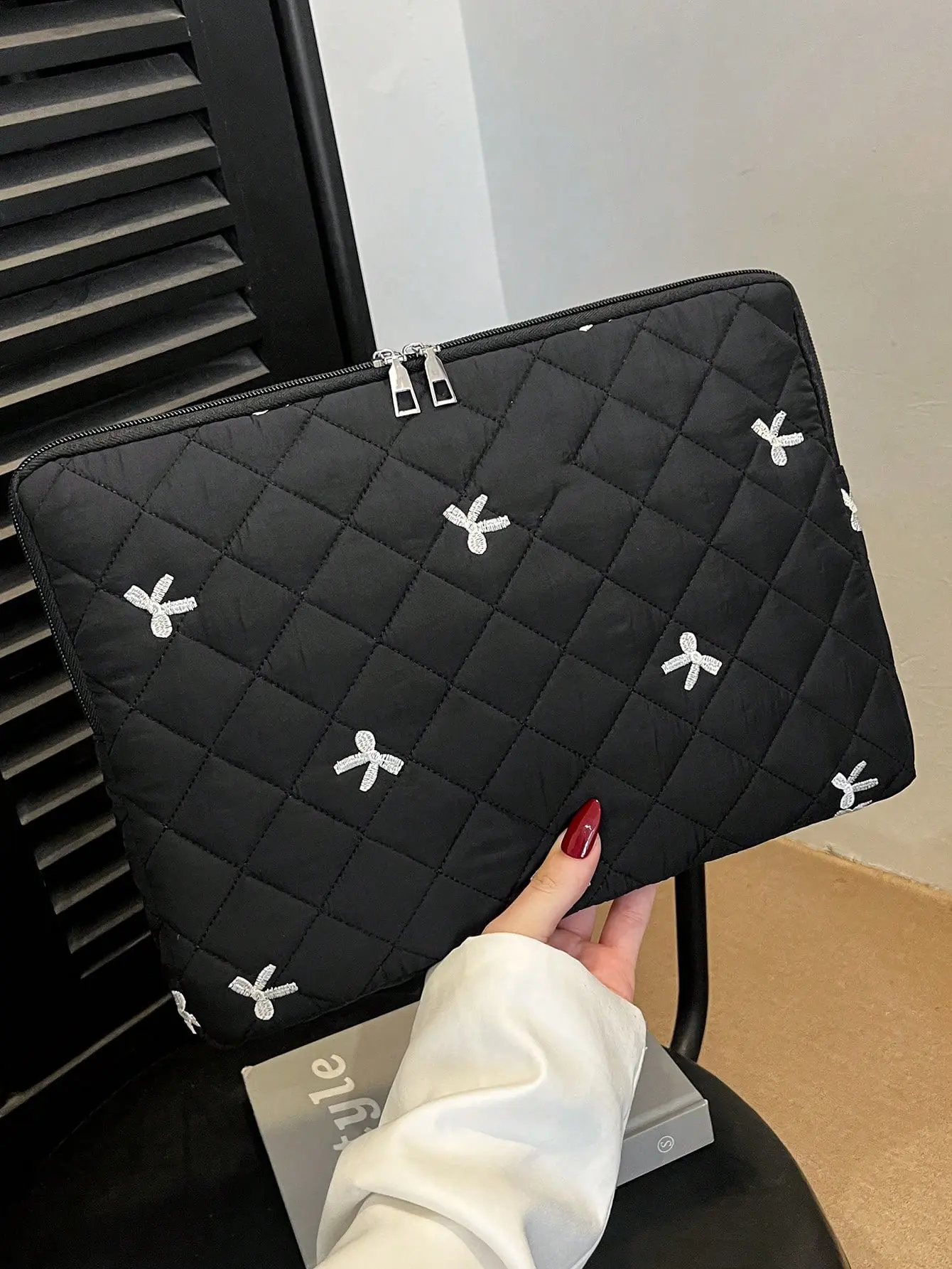 Women's Quilted Black Laptop Sleeve with Bow Embroidery - 13-16 in Soft Padded Protective Case, Tech Laptop Bags, Ideal Gift for College Back to School, Laptop-Friendly Laptop Bags, Multi-Protective Laptop Bags