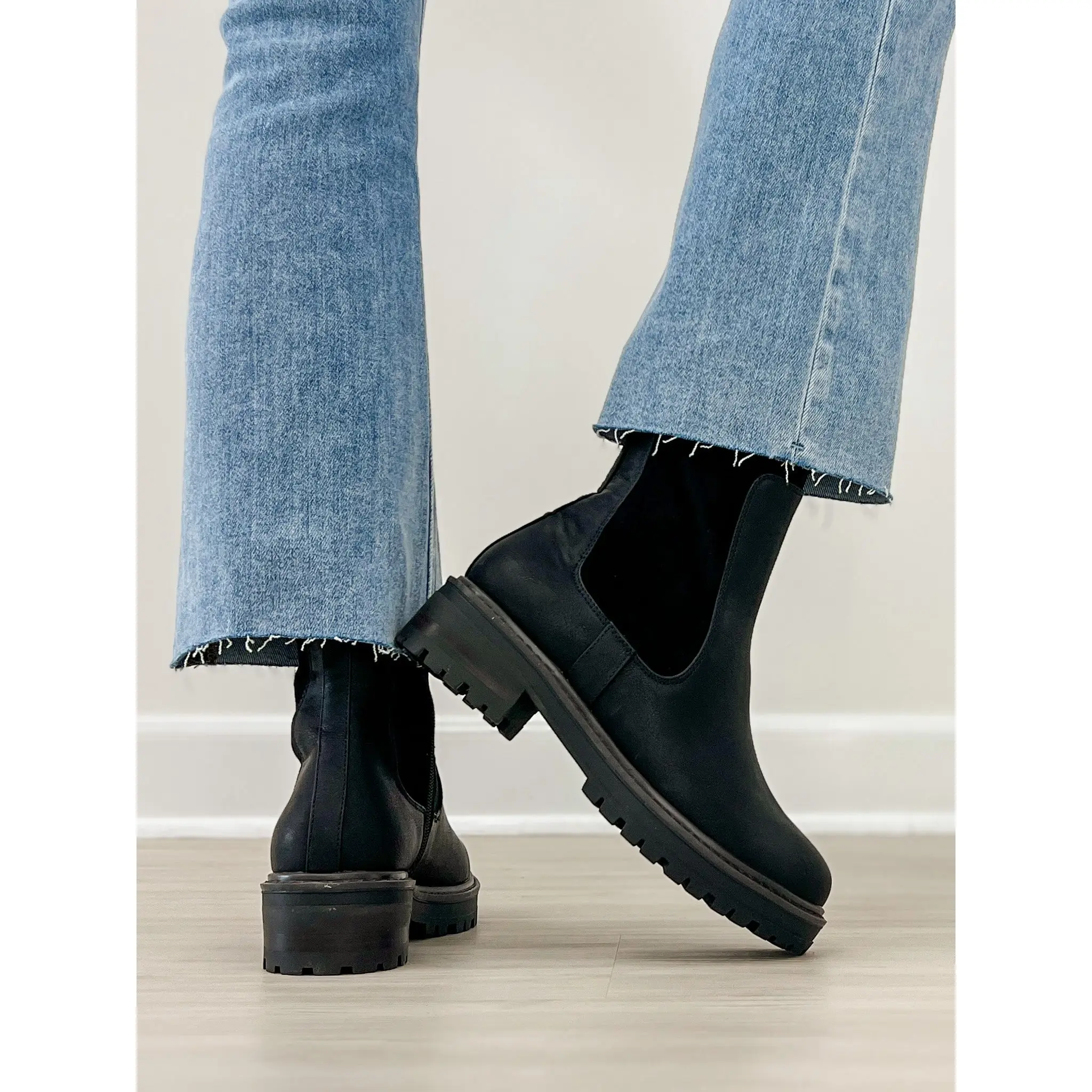 Yellowbox Acalia Boots in Black
