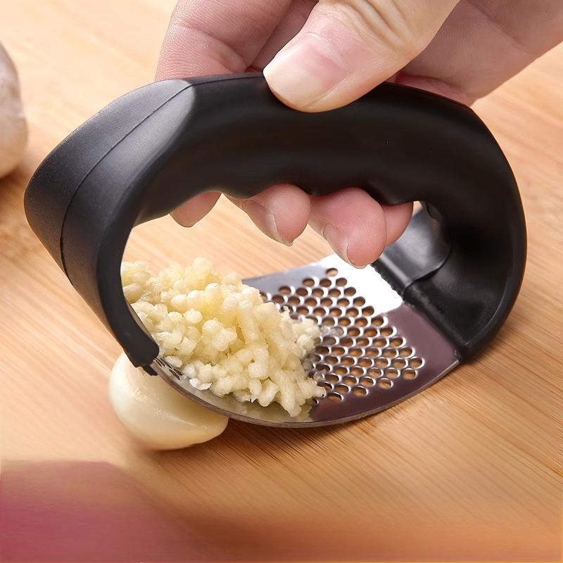 Stainless Steel Garlic Press Rocker – Mess-Free Crushing, Manual Garlic Crusher & Mincer for Quick Cooking, Easy to Use & Clean, Durable Kitchen Tool for Chefs & Home Cooking