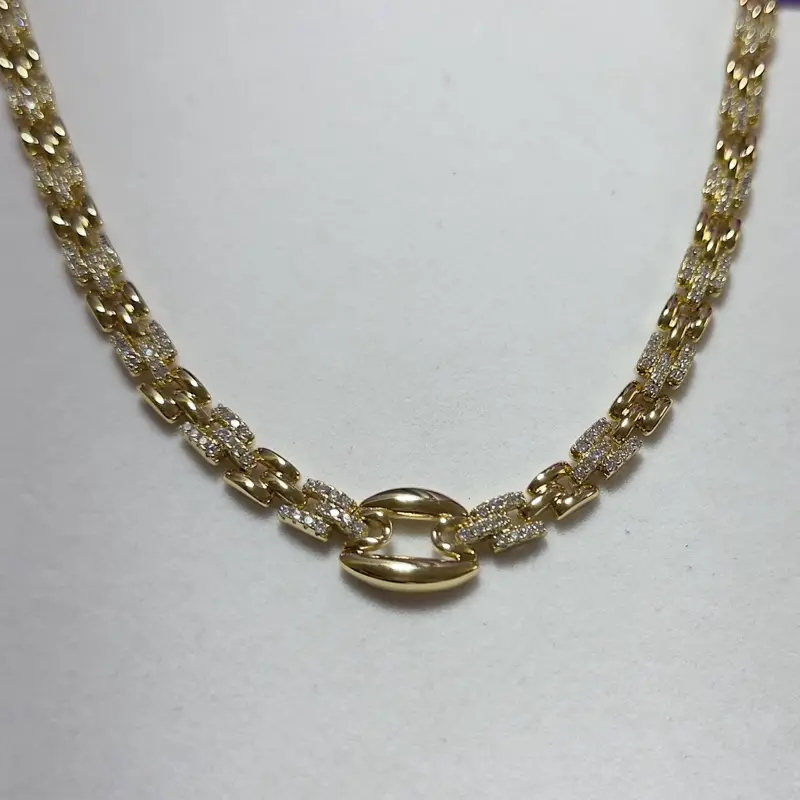 Elegant necklace