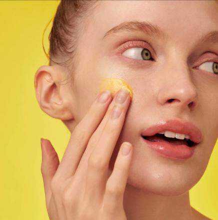 EQQUALBERRY Vitamin lluminating Serum -Brightening Vitamin C Serum withNiacinamide I Strengthens skin barrier IHydrates using Ceramide and HyaluronicAcid, 1.01oz/30ml