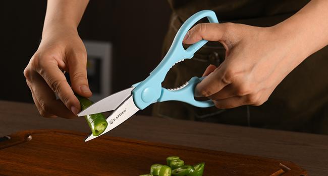 14 Pieces Blue Kitchen Knife Block Set , Anti-Rust Color Titanium Coated Carbon Steel, 12 Knives with Kitchen Shears and Block, Dishwasher Safe,TikTokShopBlackFriday