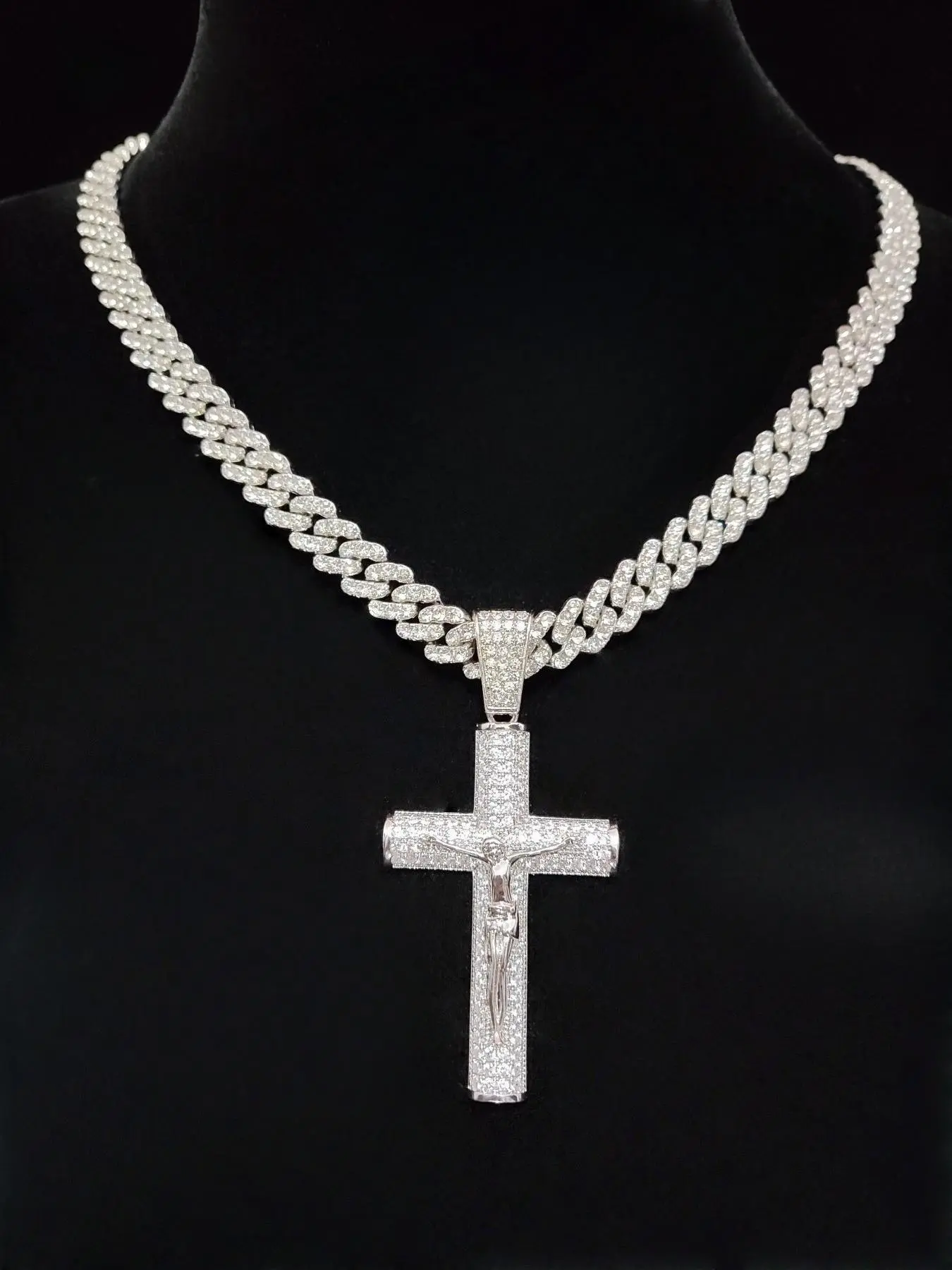 1Piece  Women Men Hiphop Cross and Jesus Shape Pendant Necklace Punk Vintage Hip Hop Iced Out Jewelry Bling Bling Necklace Is Perfect For Party Or Everyday Lovers' Gifts Cuban Cross Necklace, Bling Chain Cross Design Necklace