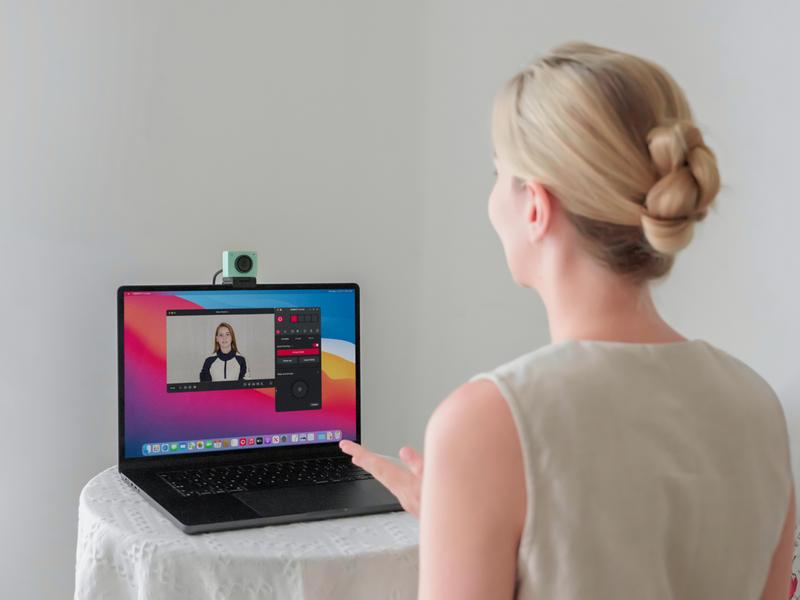 【NEW!!!】OBSBOT MEET 2 - AI-Powered 4K Webcam, AI Framing & Autofocus, Webcam with Microphone, Background Bokeh, 60 FPS, HDR Low-Light Correction, Beauty Mode, Webcam for PC, Streaming, Conference, Gaming, etc.