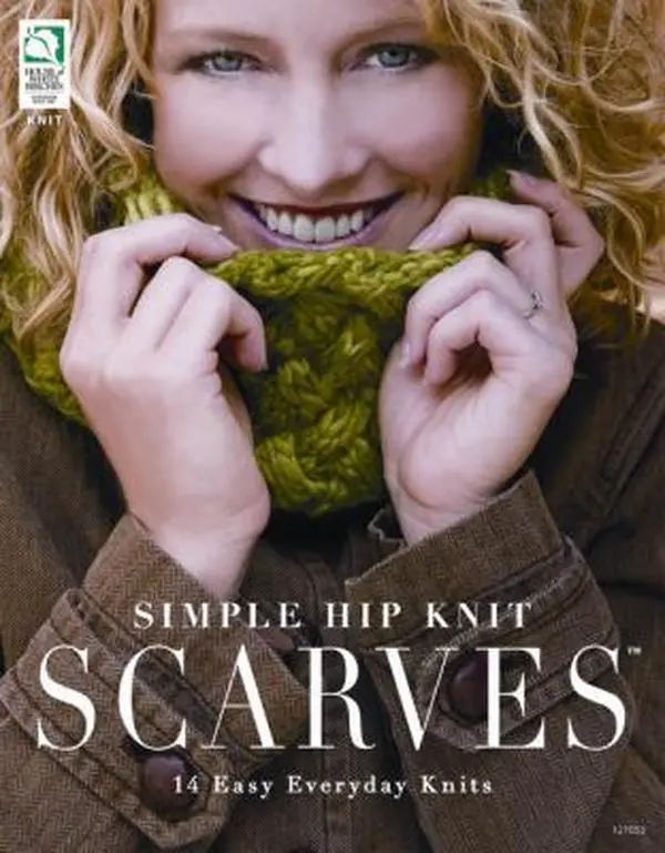 USED Knitted Scarf Book - Simple Hip Designs: 14 Easy-to-Make Everyday Scarves for Fashion-Conscious Stitchers, Fun-to-Wear by Annie's (English Paperback)