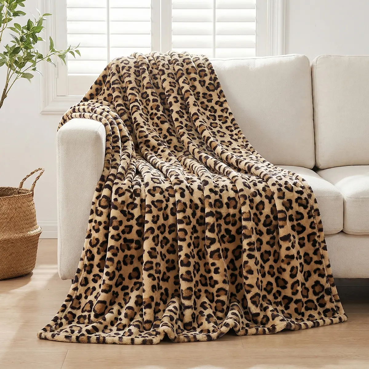 1pc 300GSM Single-Sided Super Soft Furry Leopard Print Flannel Blanket - Personal Size for Sofa, Travel