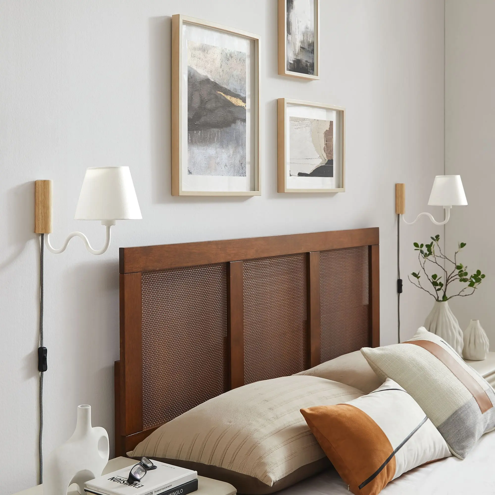 Sunlit Squiggle Arm Wall Sconce in Natural White
