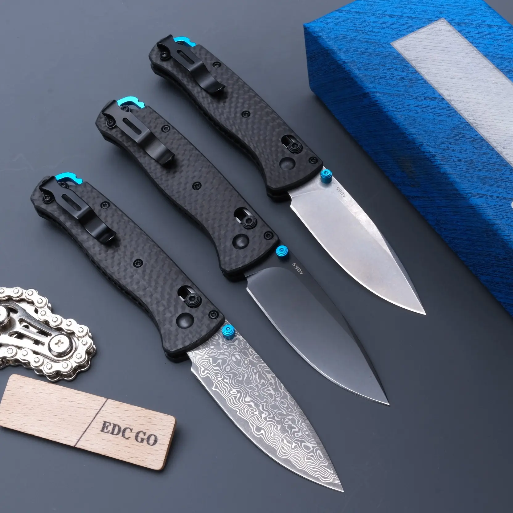 535 Outdoor Folding Knife - Carbon Fiber Handle, High Hardness Damascus Steel Blade, Rugged Cutlery, Camping Portable Knife, Folding Blade Cutlery, EDC Tool for Outdoor Camping, Driving