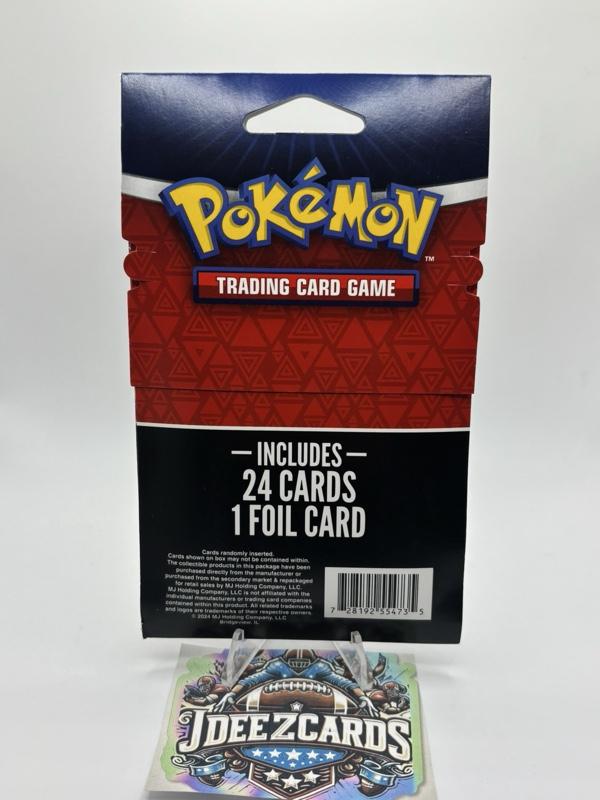 Pokmon Trading Card Game - 25 Cards Envelope Featuring Rayquaza VMAX &  Rapid Strike - Includes Foil Guaranteed Card - TikTok Shop