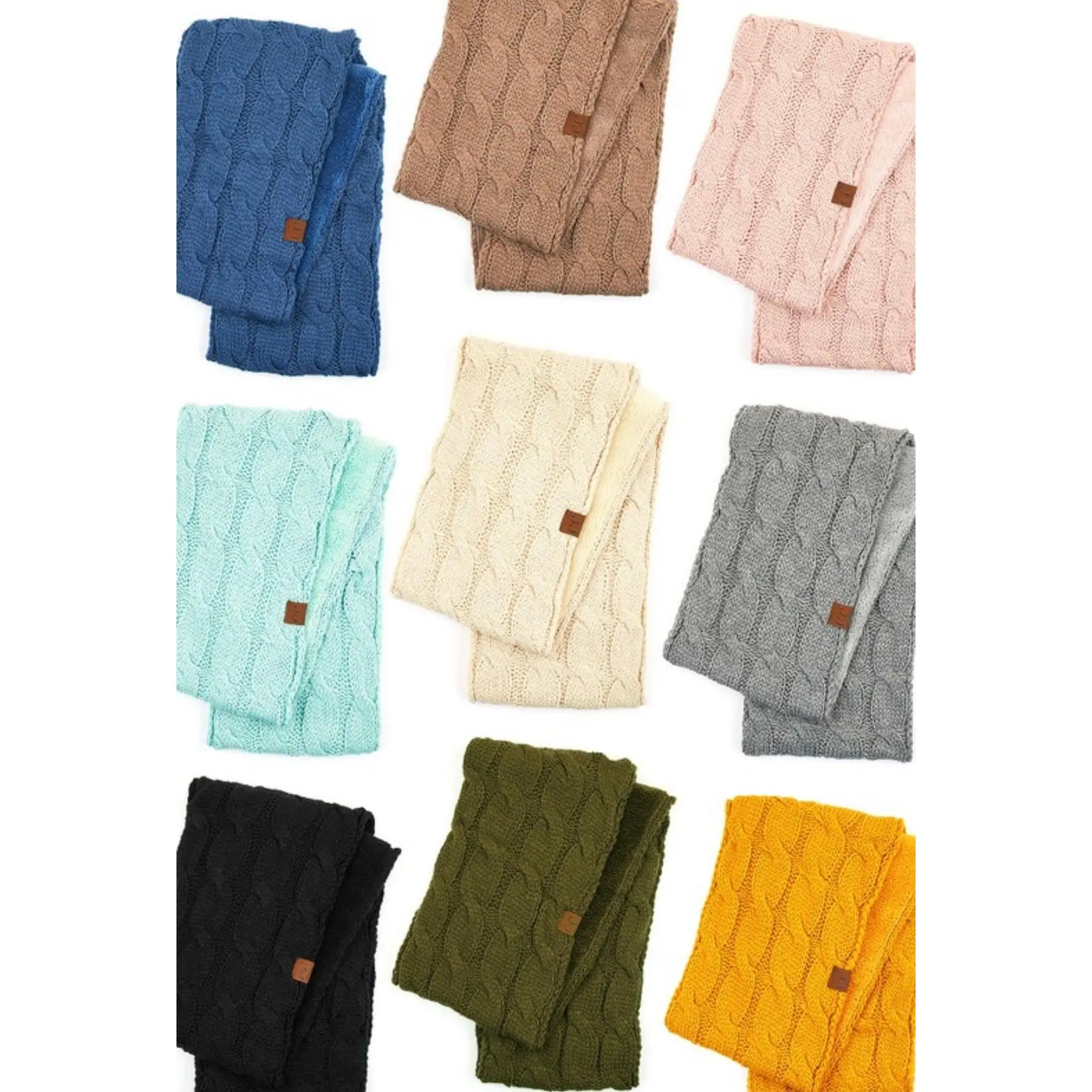 Fuzzy sherpa scarf