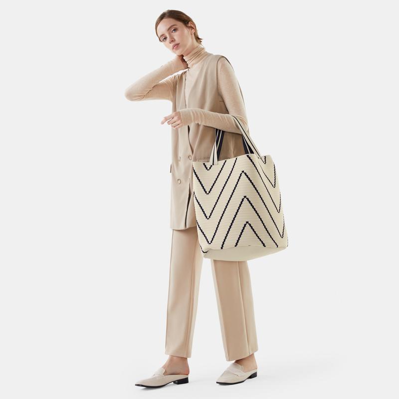 The Bucket Bag (Colette)