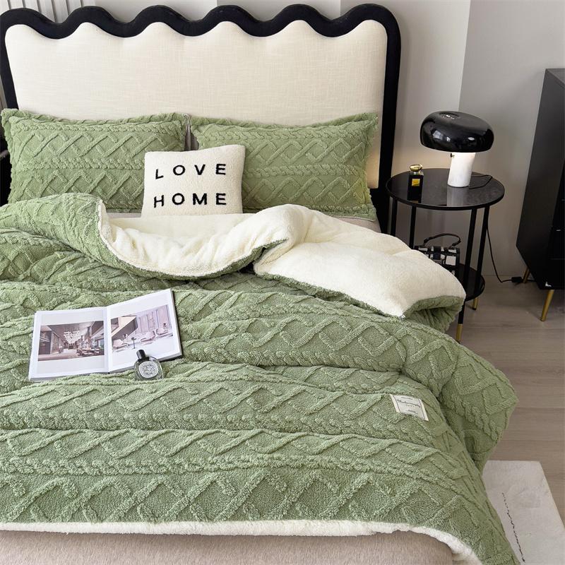 Warm Winter Essential! Queen Size 3Pcs Faux Fur Comforter Set | Soft Velvet Embossed, Leak-Proof Thermal Design, Anti-Static & Machine Washable | Luxurious Fluffy Bedding Set No Filling Leakage Antistatic Warm Winter Essential! Queen Size 3Pcs Faux Fur Comforter Set | Soft Velvet Embossed, Leak-Proof Thermal Design, Anti-Static & Machine Washable | Luxurious Fluffy Bedding Set No Filling Leakage Antistatic