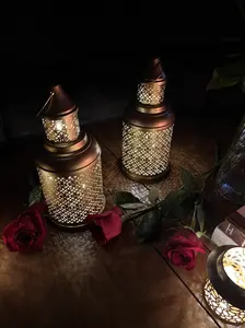 Gold Mesh Metal Lantern Ramadan Tabletop Decor with Intricate Design for Festive Atmosphere