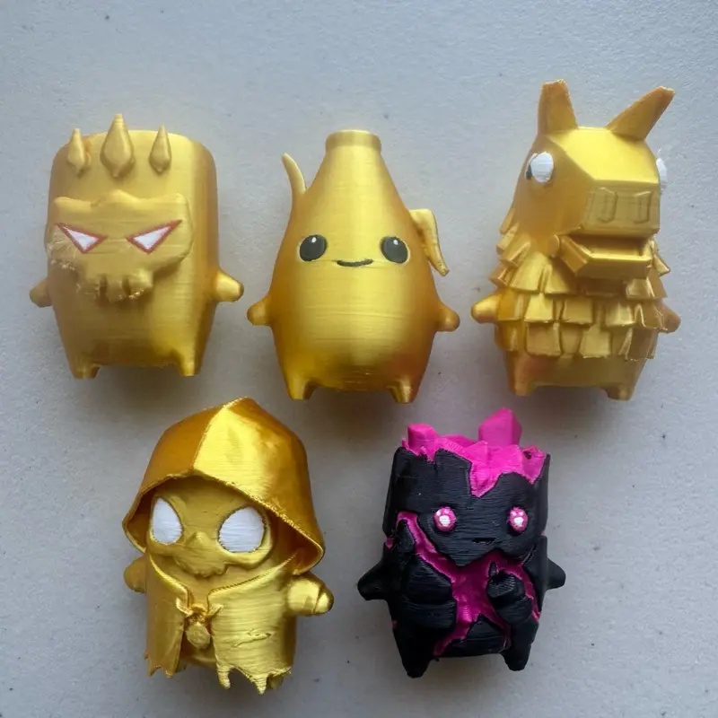 Fort Sprite figurine - gold gaming figures  3D printed collectible