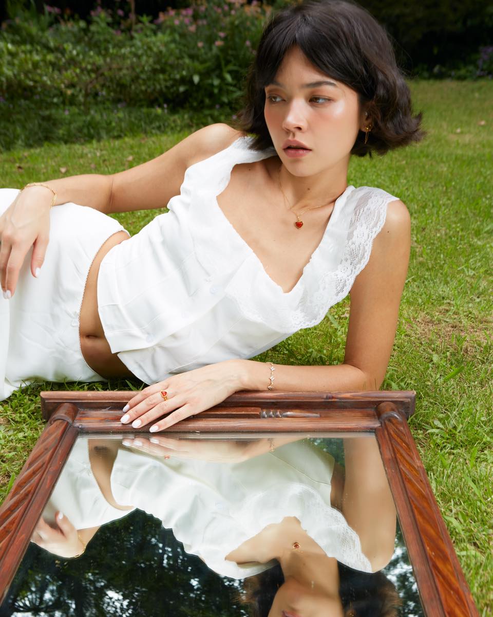 en route Carnelian Stone Heart Necklace in Gold, Waterproof Design with Natural Carnelian Heart, Perfect for Chic Everyday Wear or Layered Styling