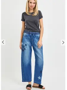 RISEN WOMEN ELASTIC BAND SLOUCHY CROPPED BARREL JEANS WITH STAR PATCH DETAIL