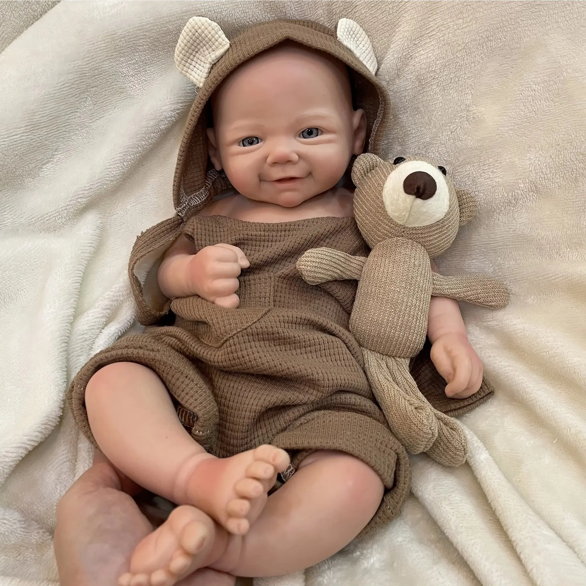Full silicone 18-inch reborn baby girl doll, cute face, soft touch, realistic reborn artist series perfect holiday birthday and Christmas gift
